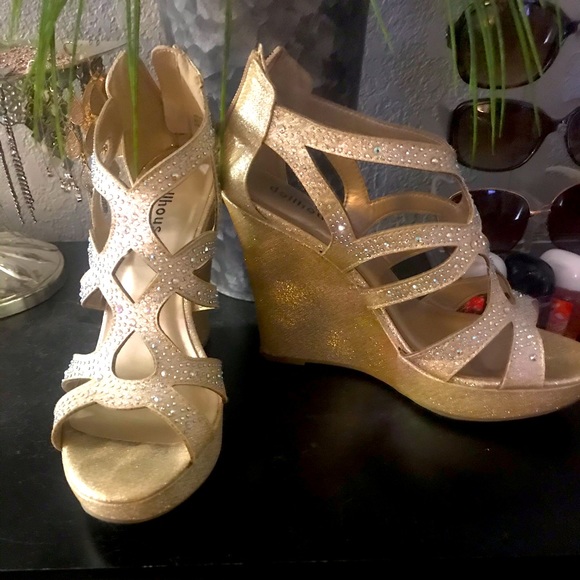 Dollhouse Shoes - Gold Sparkle Wedges